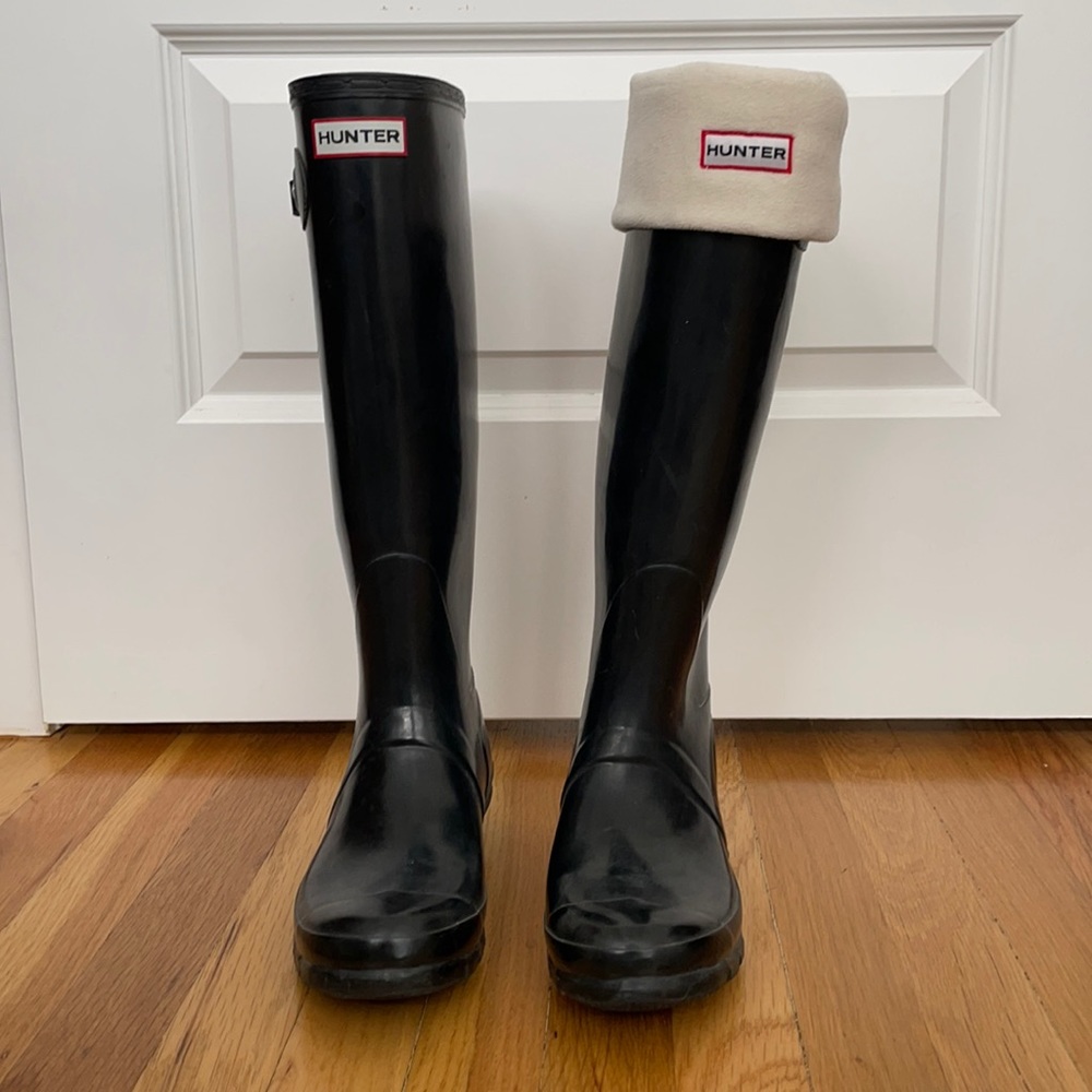 Black Hunter Rain Boots and Socks